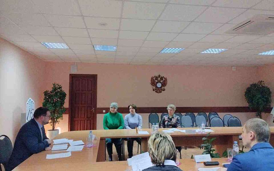 Очередной прием граждан провели в Коминтерновском районе  