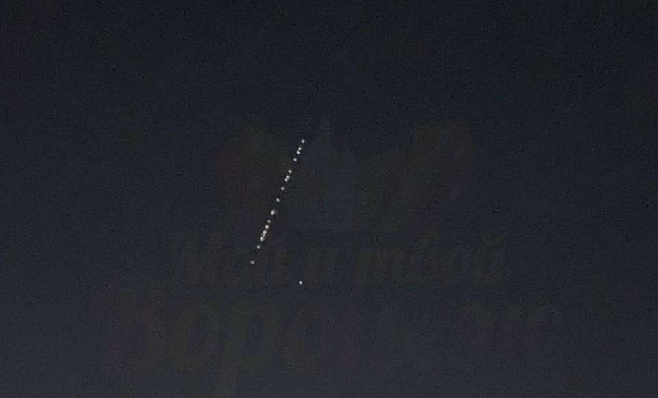 Ночью в небе над Воронежем заметили спутники Илона Маска