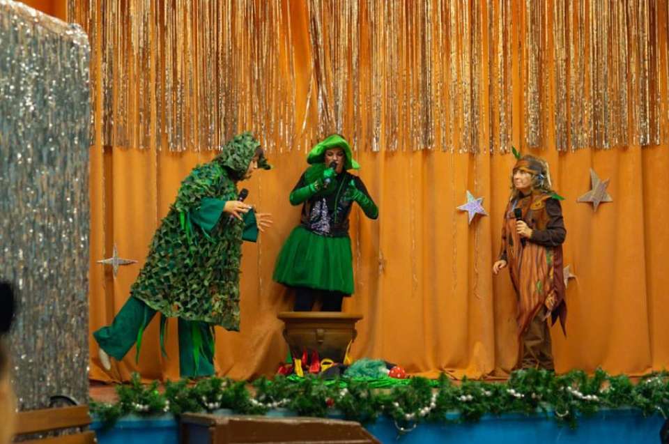 В Коминтерновском районе прошли веселые новогодние представления