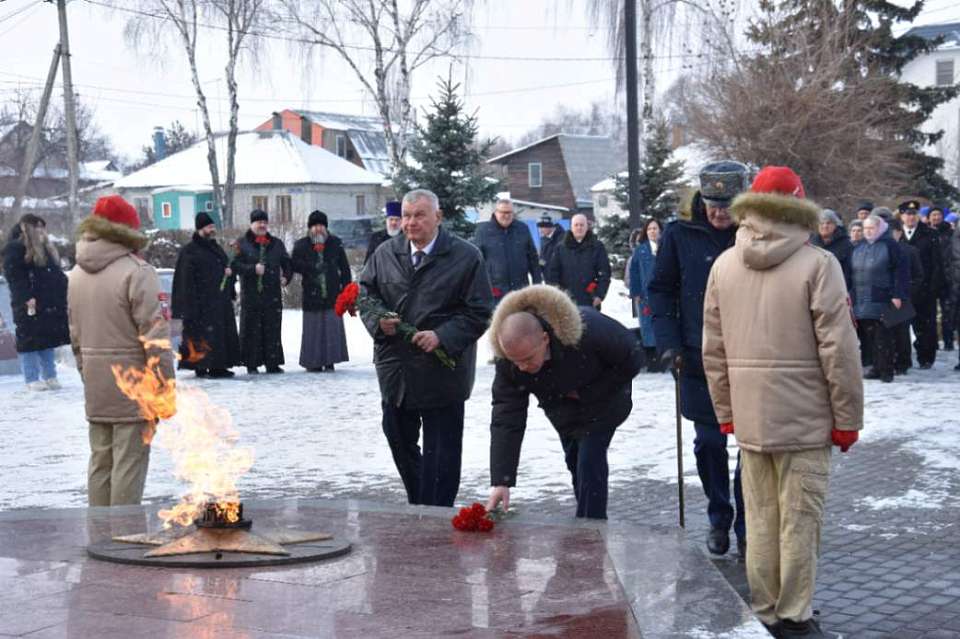 Память погибших в годы Великой Отечественной войны солдат почтили в Железнодорожном районе в ходе торжественных мероприятий