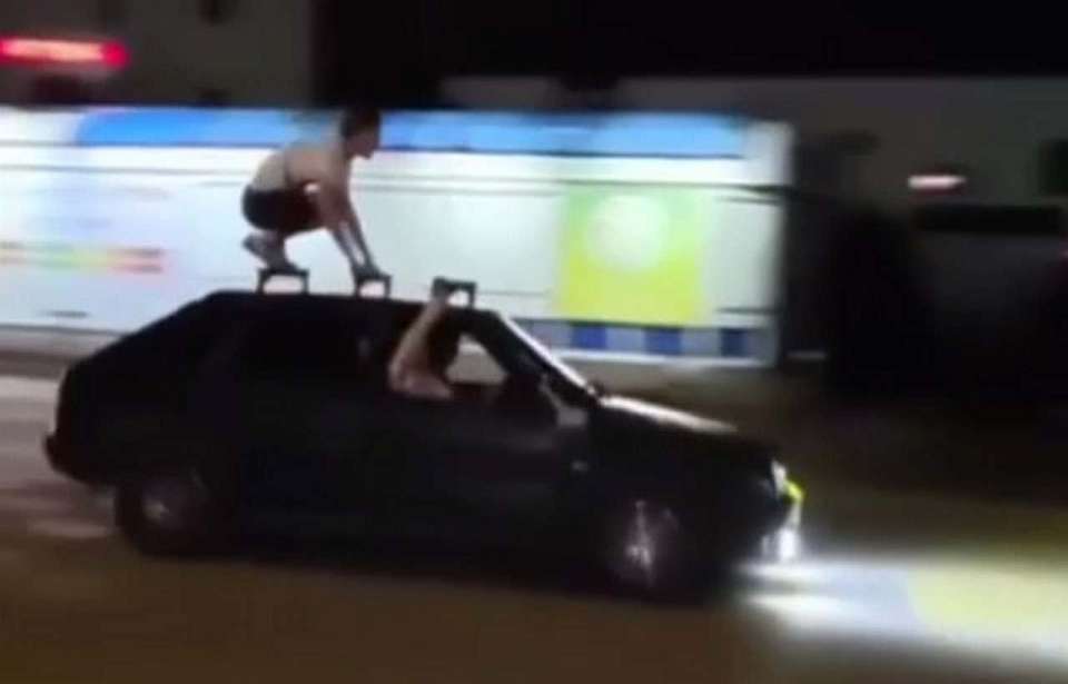 За перевозку друга на крыше автомобиля оштрафовали воронежца