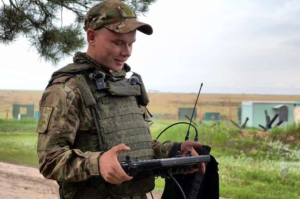 Железный брат пехоты: как в Воронежской области готовят операторов боевых роботов