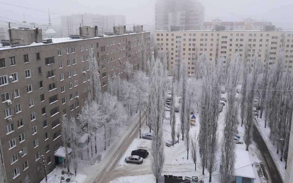 Очистить дворы от наледи потребовала прокуратура Воронежской области