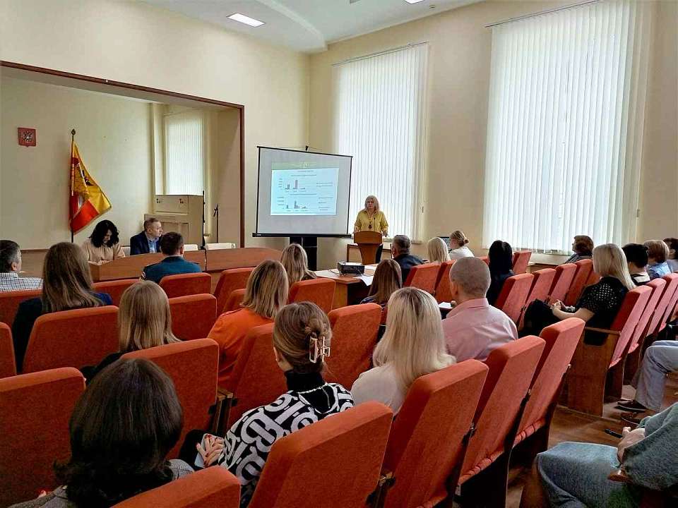 В Ленинском районе обсудили работу муниципальных юристов