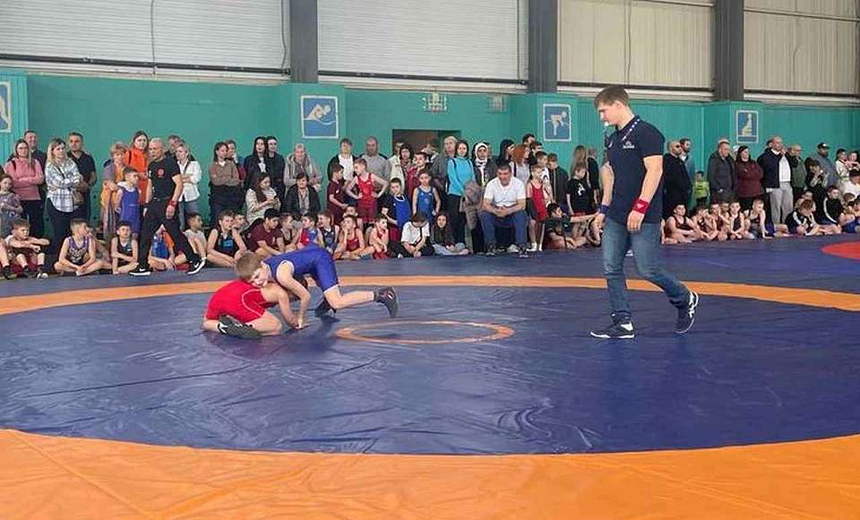 В Левобережном районе прошёл турнир по вольной борьбе в честь 80-летия Победы