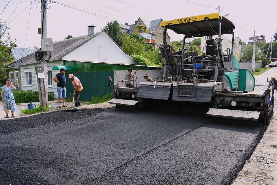В Ленинском районе Воронежа идет ремонт дорог в частном секторе