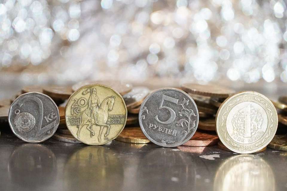 «Люблю звон монет»: большинство воронежцев не хотят прощаться с наличкой