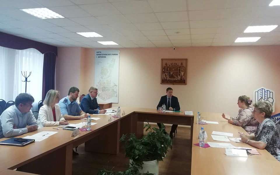 В Коминтерновском районе в общественной приемной губернатора прошёл прием граждан Александр Попова