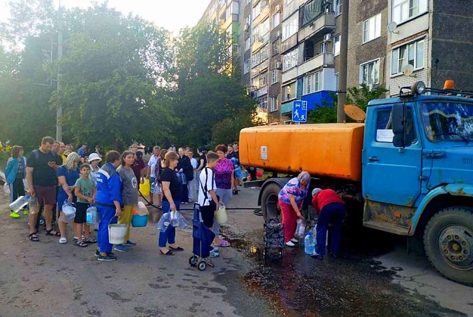 В воронежской Россоши организовали подвоз воды
