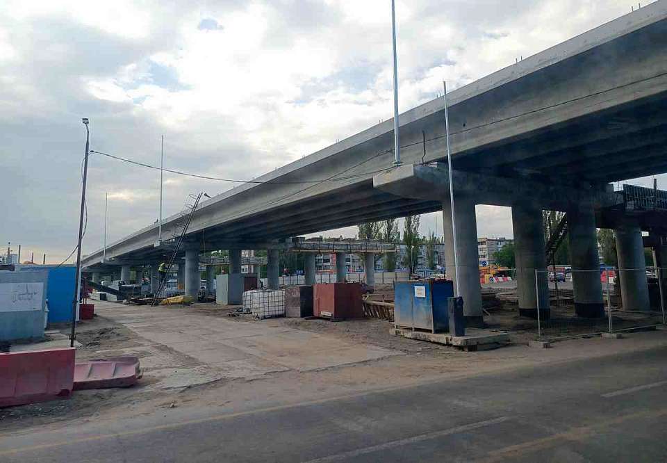 Открыть движение по одной стороне эстакады Остужевской развязки в Воронеже собираются в конце мая