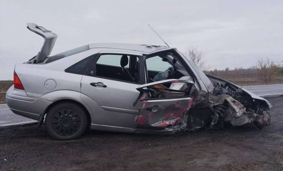 Пьяная автомобилистка протаранила автобусную остановку в Воронежской области