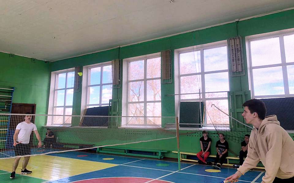 В Ленинском районе прошли соревнования по бадминтону среди учащихся общеобразовательных учреждений