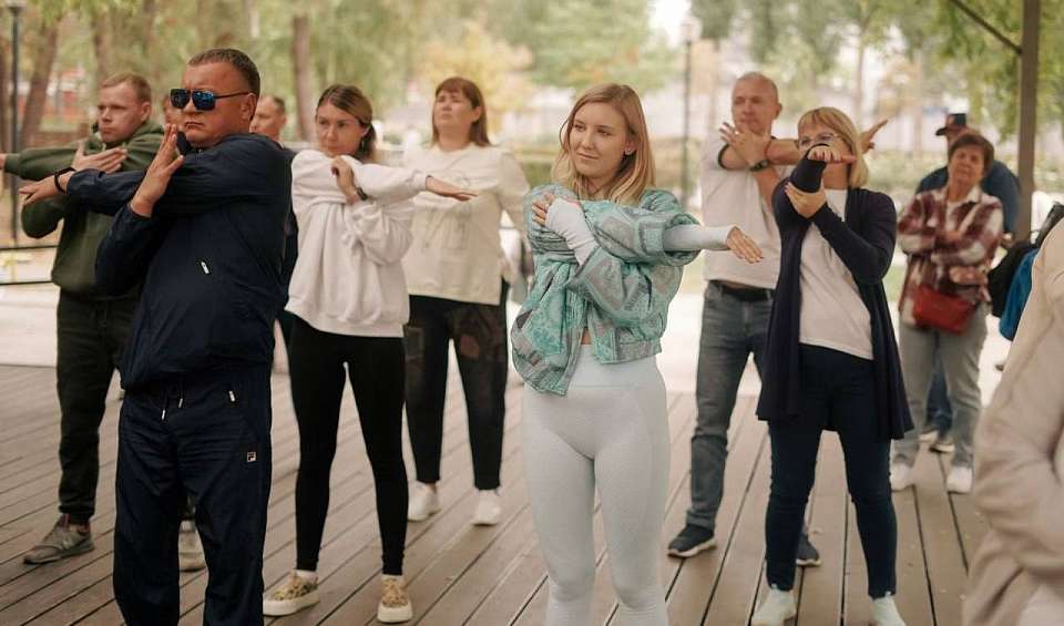 «Улётная зарядка» прошла в воронежском парке «Алые паруса»