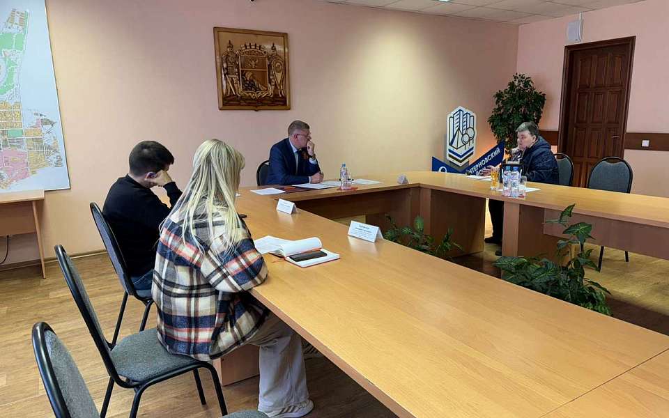 В Коминтерновском районе глава провел прием граждан по личным вопросам
