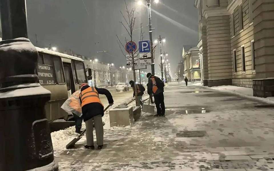 С улиц Воронежа вывезли за ночь 4,8 тыс. кубометров снега