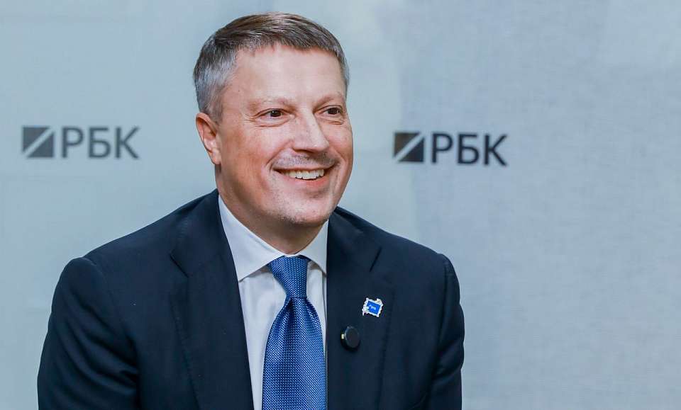 Россияне резко увеличили объём денежных переводов за рубеж