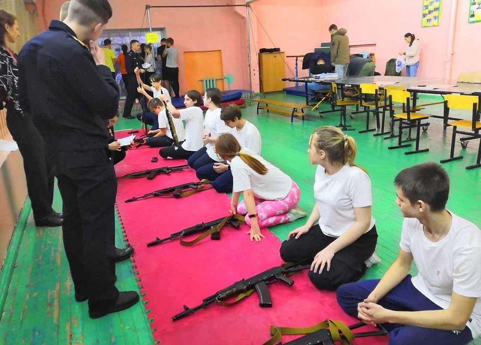 В Железнодорожном районе состоялась военизированная эстафета «Расту героем!»