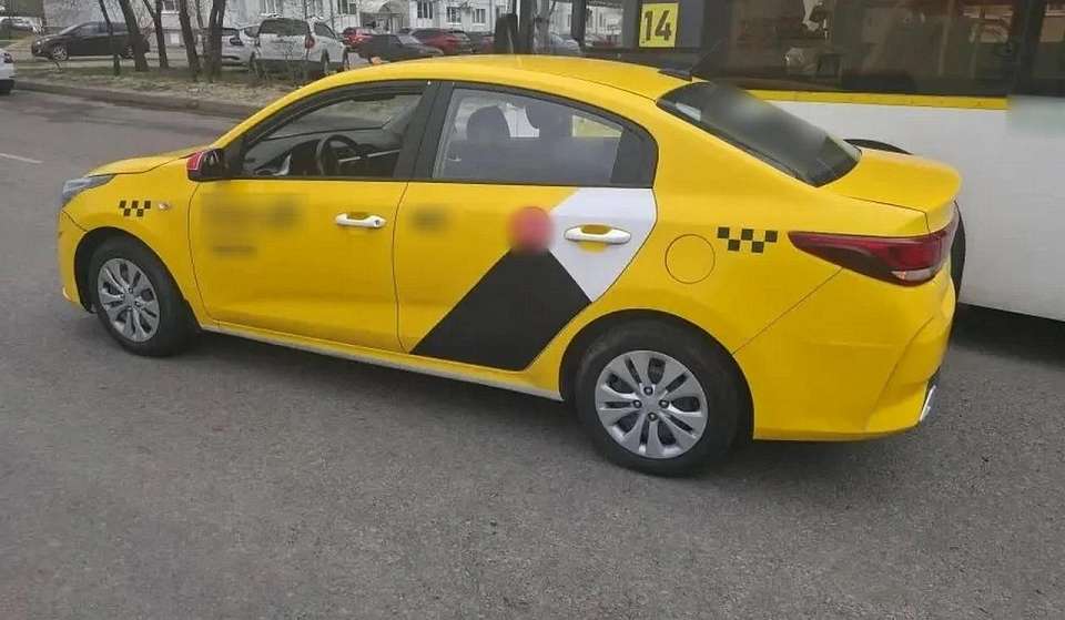 Таксист сбил 9-летнего мальчика на проезжей части в Воронеже