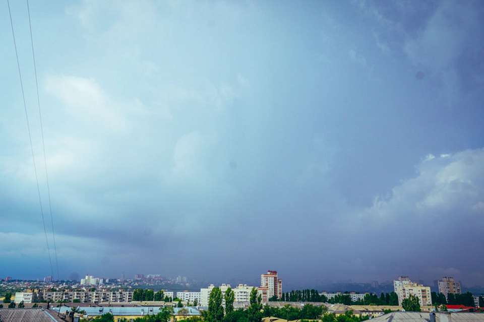 Экстренное предупреждение об опасной погоде 22 и 23 июня передали по Воронежской области