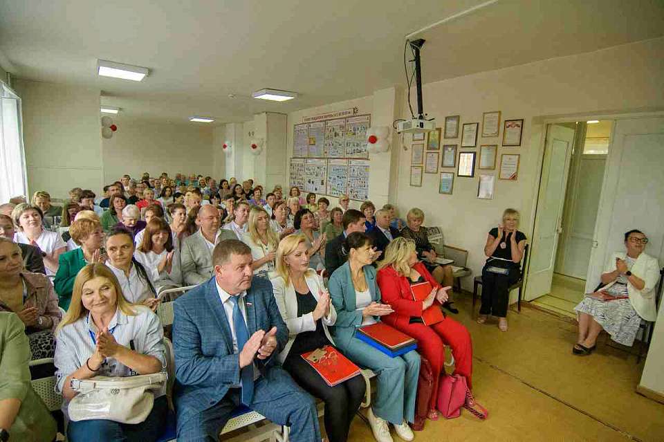 Команда ДСК поздравила медиков с профессиональным праздником