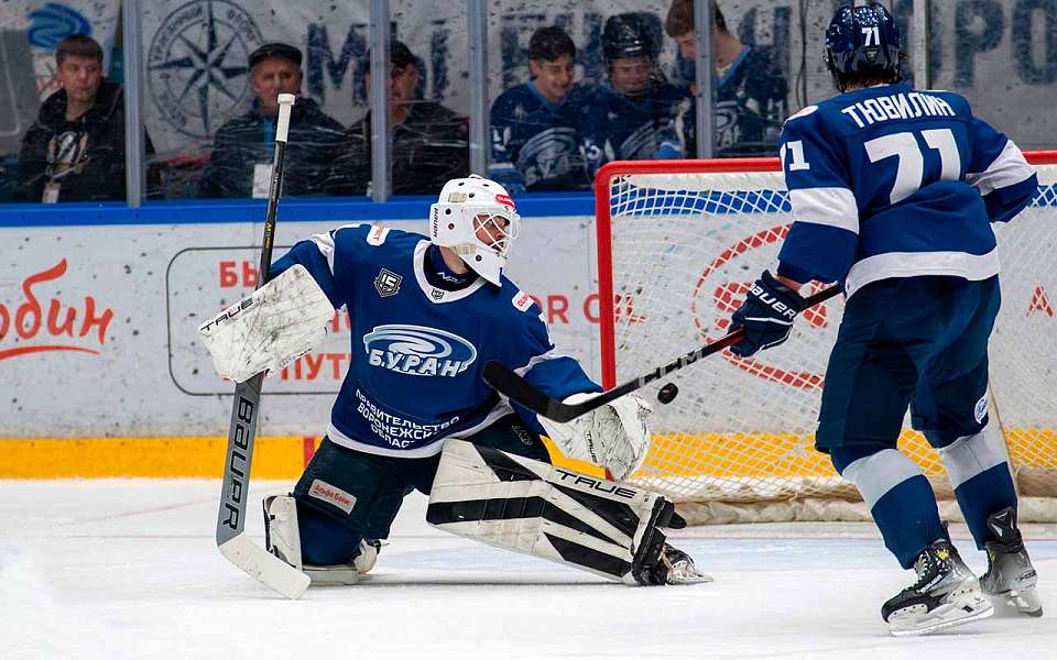Хоккеистов воронежского «Бурана» ждет встреча с красноярскими «соколами»