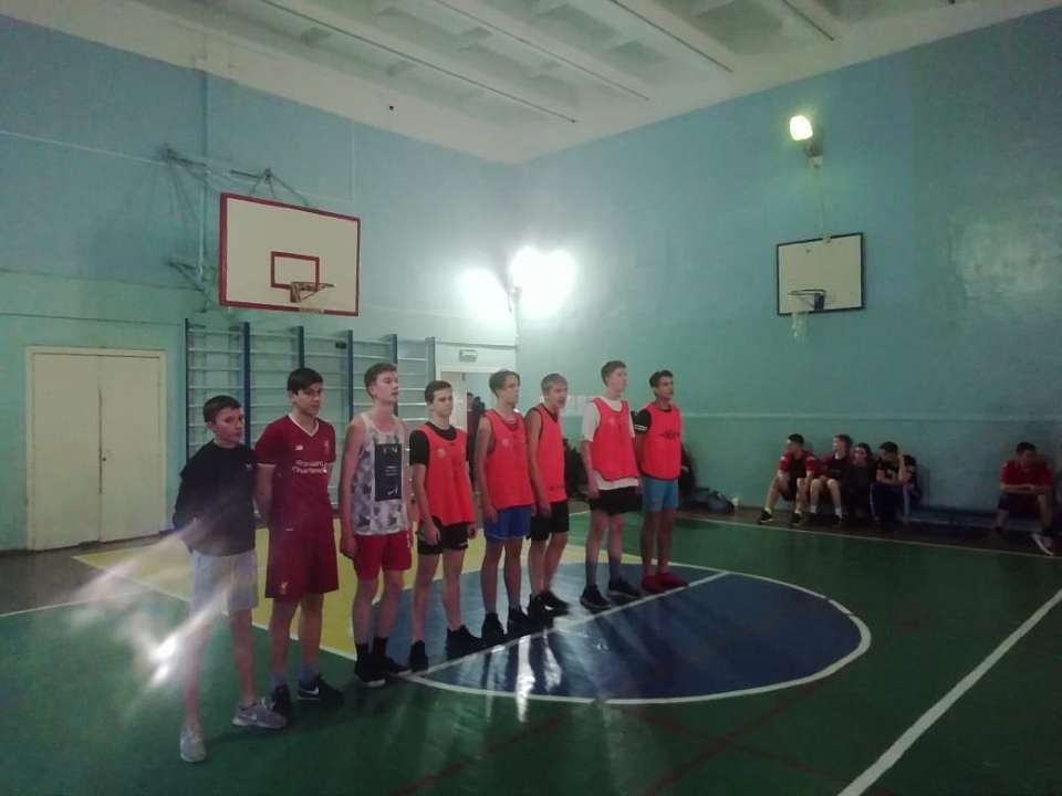 В Железнодорожном районе прошли соревнования по баскетболу