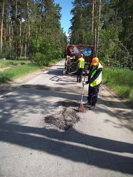 В Железнодорожном районе ведется работа по ремонту асфальтобетонного покрытия