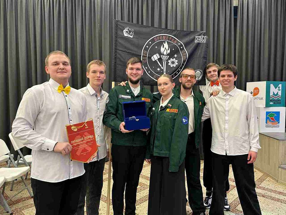 Воронежские студотрядовцы собирают КамАЗы в Татарстане