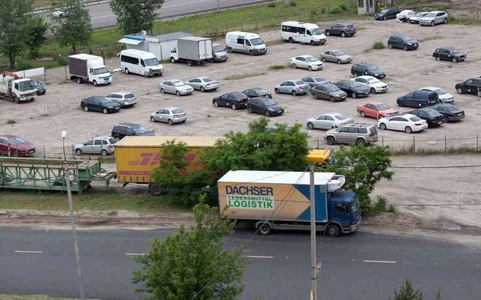 Ужесточат наказание за неправильную парковку грузовиков в Воронеже