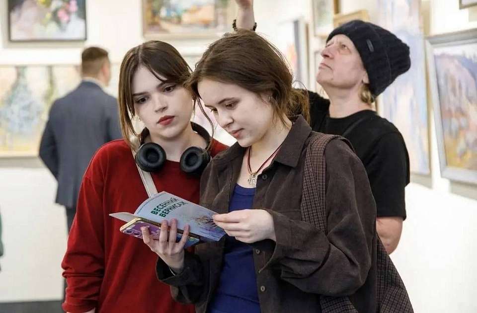 В Воронеже работает выставка «Весенний вернисаж»