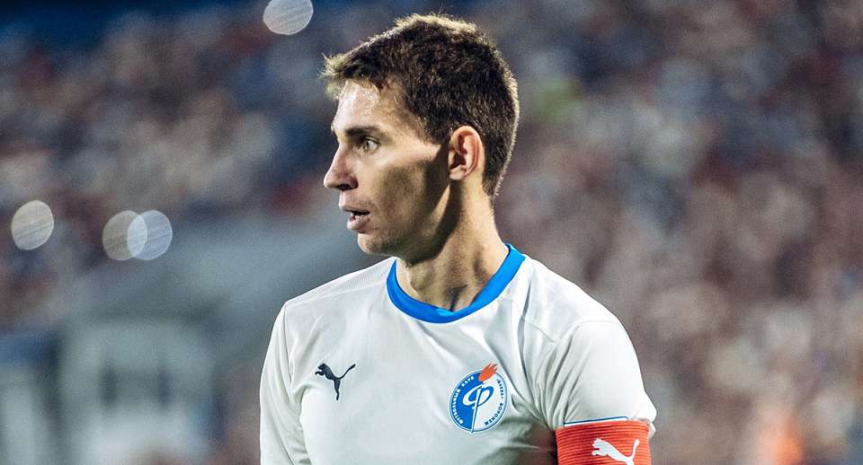 Воронежский «Факел» расстался с хавбеком Олегом Дмитриевым