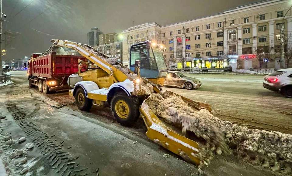 В борьбе против гололёда: корреспондент «Горкома36» провёл смену с сотрудниками комбината благоустройства