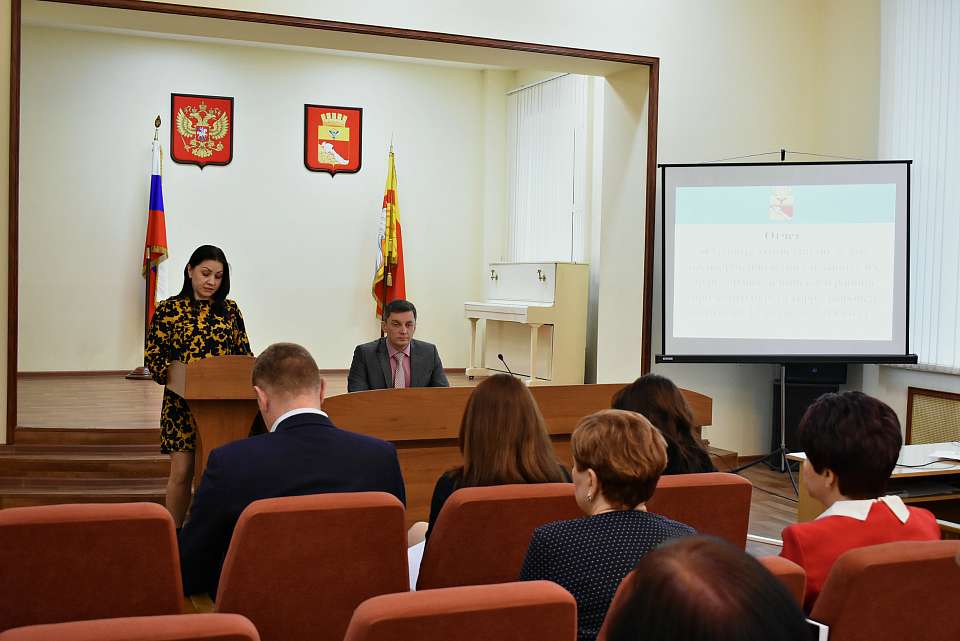 В Ленинском районе подвели итоги работы комиссии по делам несовершеннолетних 