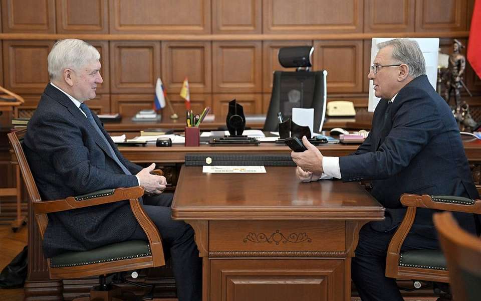 С представителем главы Чечни встретился воронежский губернатор