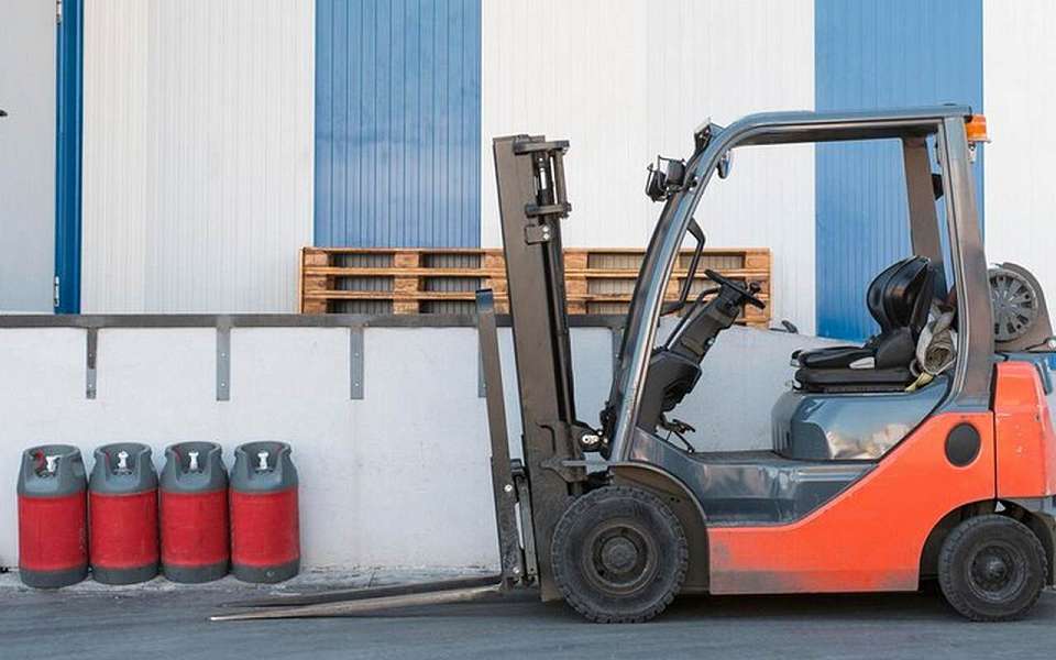 Главе СК доложат об обстоятельствах наезда водителя электрокара без прав на сотрудницу предприятия в Воронеже 