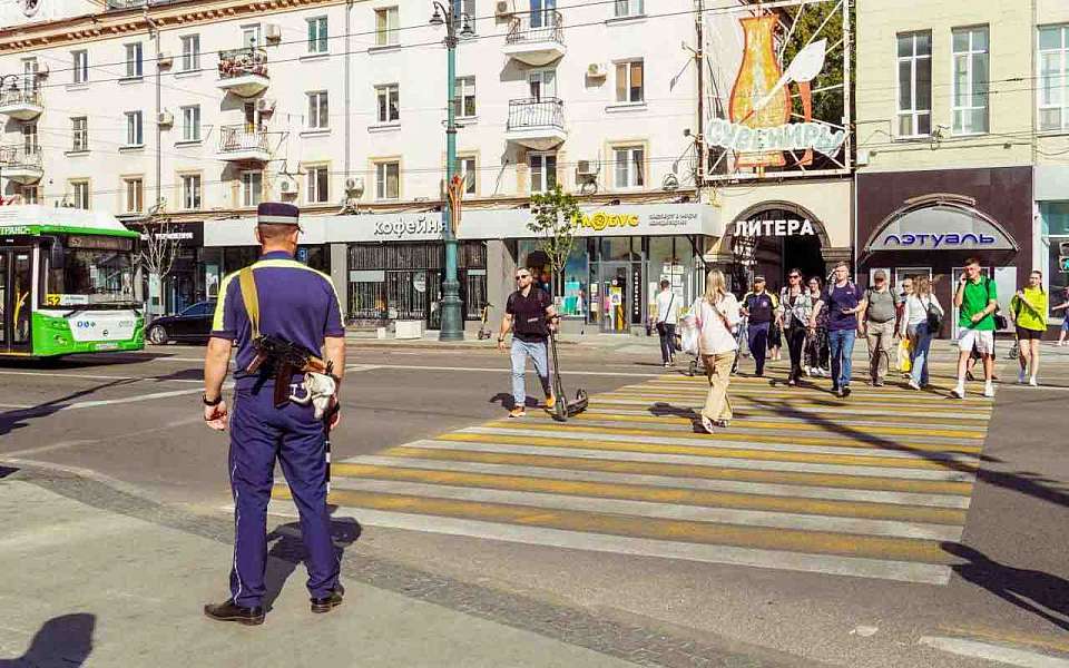 Рейд по электросамокатчикам начали воронежские полицейские