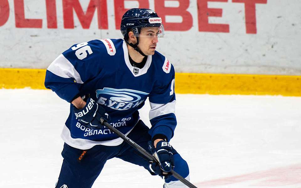 Воронежский «Буран» продлил сотрудничество с форвардом Кириллом Поповым