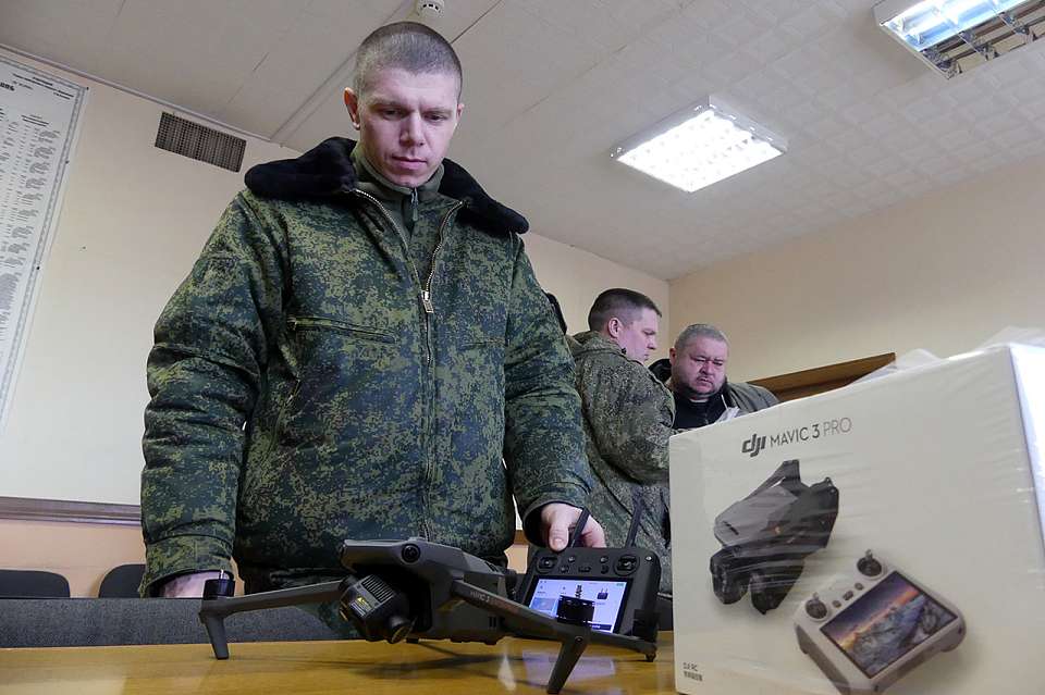 В Воронеже передали восемь квадрокоптеров защитникам на Курском направлении