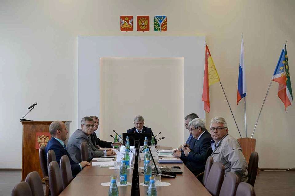 Трёхстороннее соглашение с профсоюзами и работодателями подписало правительство Воронежской области