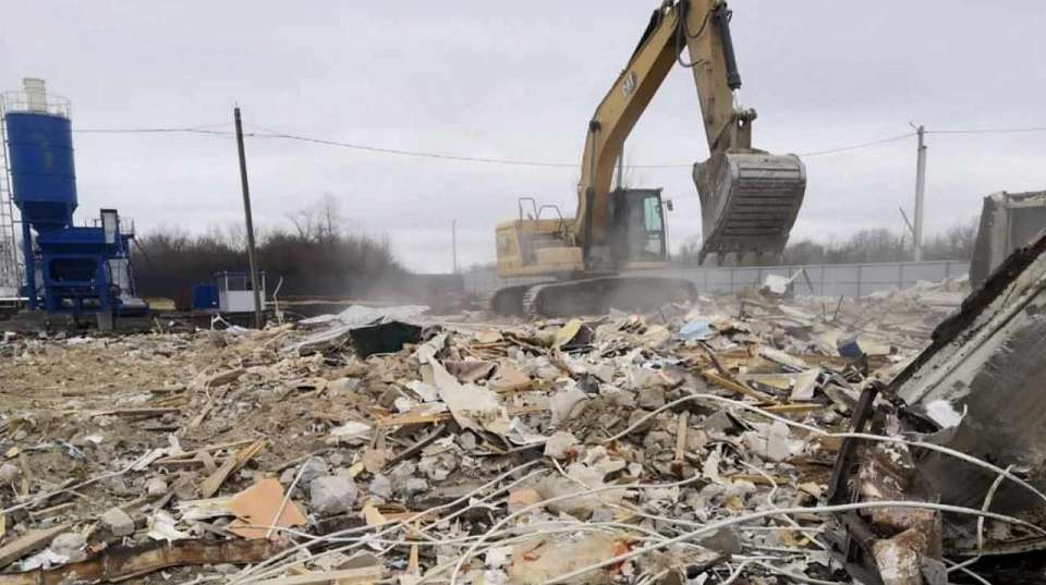 Придорожную гостиницу за долг в миллион рублей снесли в Борисоглебске