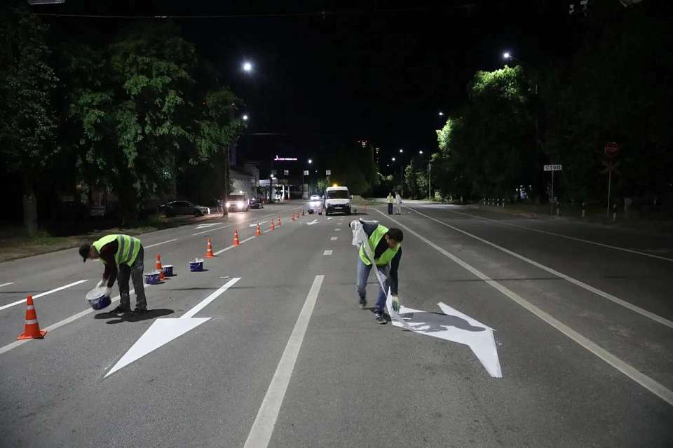 В Воронеже продолжается обновление дорожной разметки