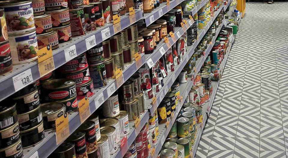 Более 2,9 тонны консервов без документов изъяли в Воронежской области