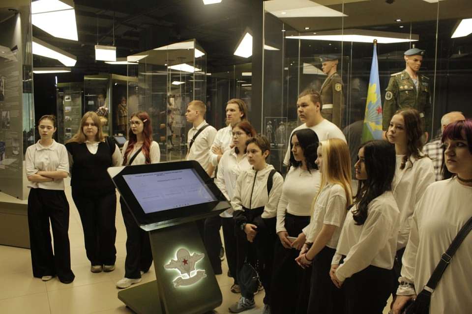 В Коминтерновском районе студенты побывали на увлекательной экскурсии