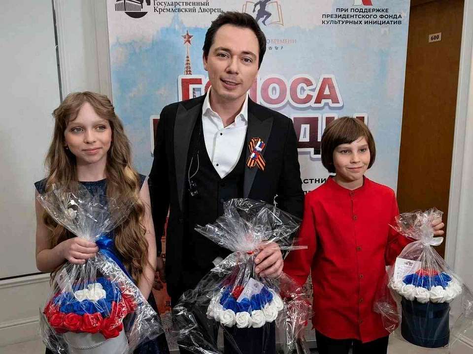 Воронежский 12-летний школьник Сергей Лисицкий спел с Родионом Газмановым в Кремле