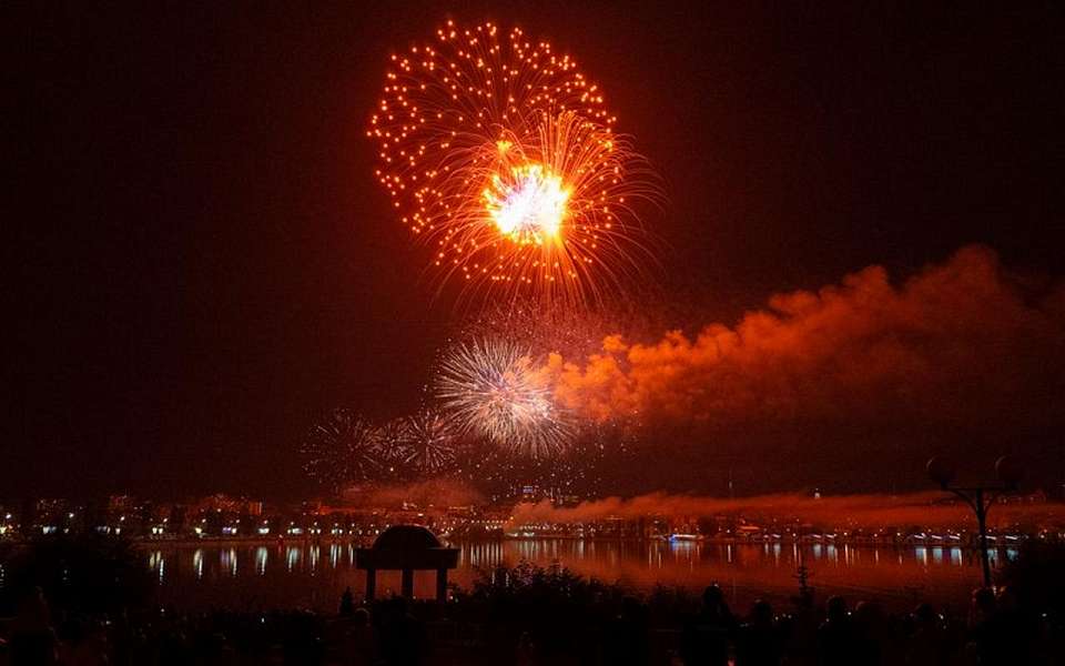 На салют 9 мая выделили в Воронеже 5 млн рублей из доходов от предпринимательской деятельности