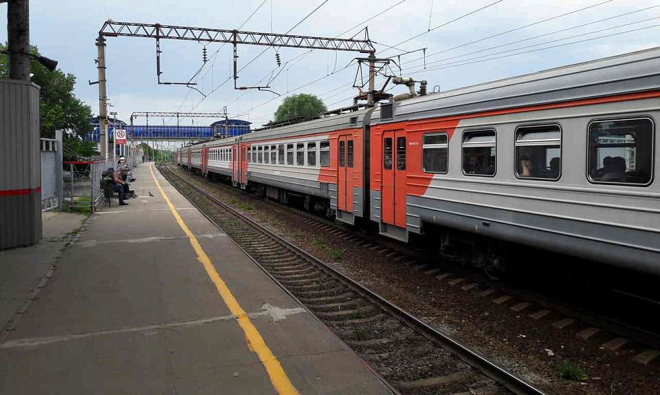 Вернуть 27 отменённых ранее электричек просят тысячи воронежцев