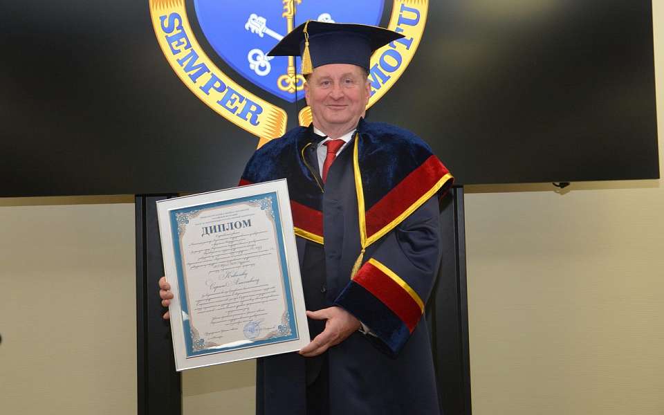 Почетное звание присвоено депутату гордумы Воронежа, кардиохирургу Сергею Ковалеву