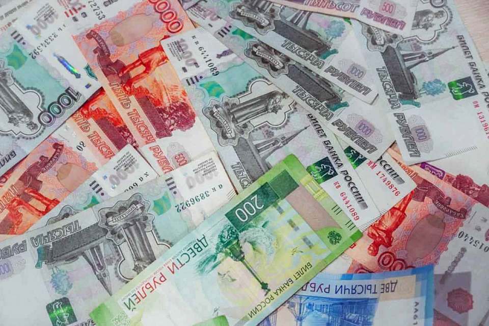 Инвестиции 73-летней жительницы Воронежа обернулись потерей 225 тысяч рублей