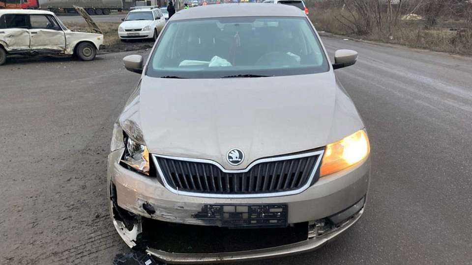 7-летняя девочка пострадала из-за выехавшего на встречку автомобилиста в Воронежской области