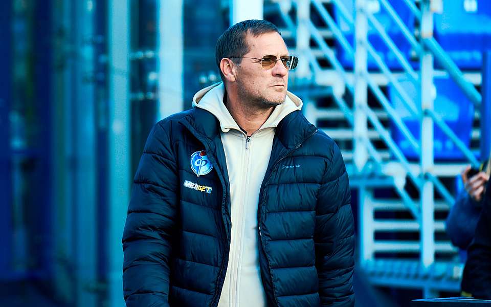 Дмитрий Пятибратов оставил пост главного тренера воронежского «Факела»